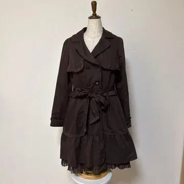 엑시즈팜 프릴 장식 브라운 트렌치코트