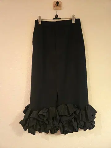 [ 미사용 새상품 ] VIVIANO 프릴 달린 블랙 롱 스커트