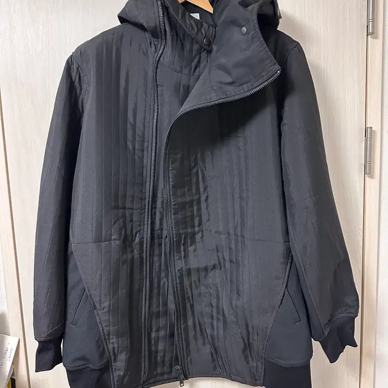 Y-3 요지야마모토 블랙 퀼팅 후드 점퍼