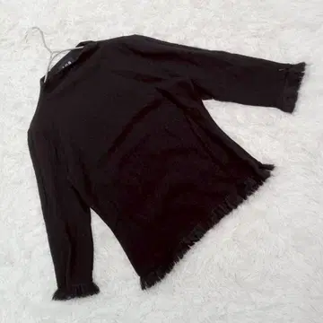 울 100% [iCB] 아이씨비 (S) 보틀넥 프린지 티셔츠