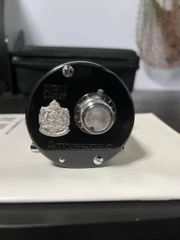 abu 앰버서더 2500c 라지 크레스트