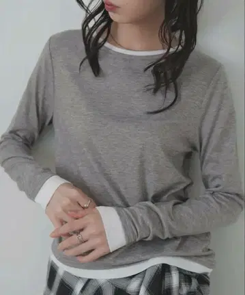 LIAN 레이어드 디자인 롱 T셔츠 바이컬러 롱 슬리브 티셔츠