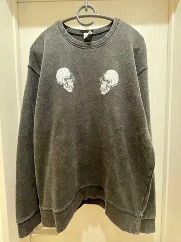 넘버나인 파우더 블리치 클래식 로고 맨투맨 SIZE 2