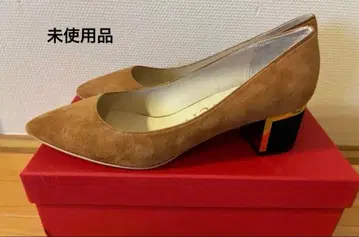 페일테르노 Peilterno 라이트 브라운 스웨이드 펌프스