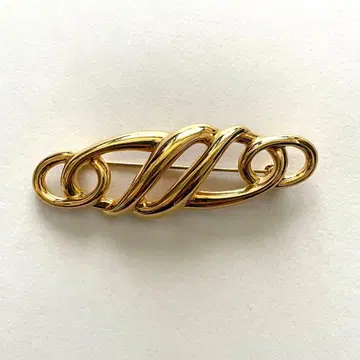 Monet Monet Vintage Openwork Gold Brooch