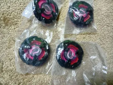 2 베이블레이드x 태스크맘모스 메탈 코트 베이블레이드