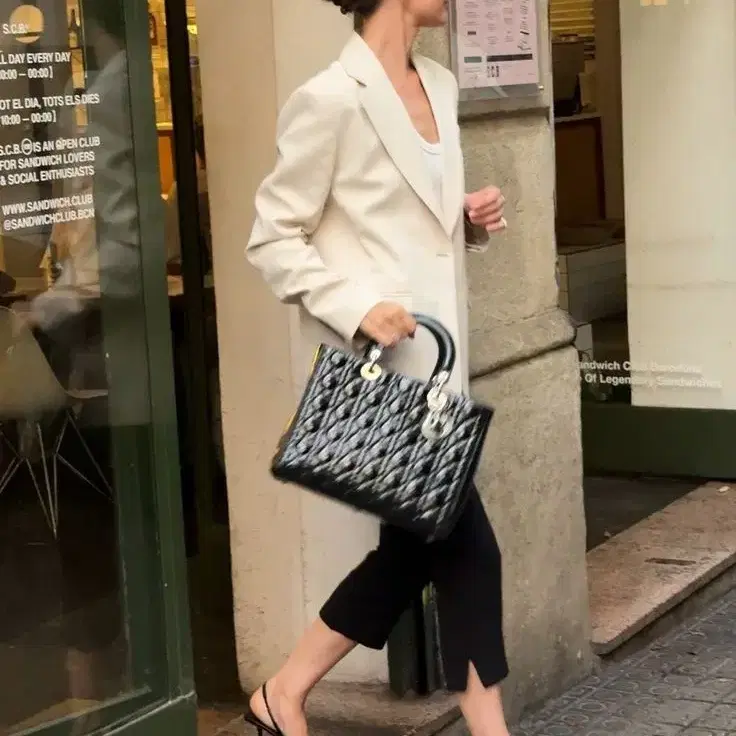 디올 레이디백 라지 페이던트 블랙 사진 1