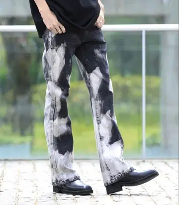 G.O.C 케미컬 블리치 플레어 데님 팬츠