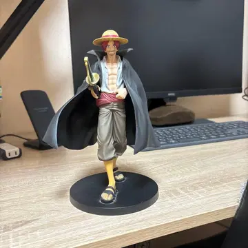 원피스 샹크스 피규어 상자 없음