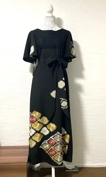 블랙 전통 예복 기모노 리메이크 플레어 소매 롱 원피스 & 리본 벨트