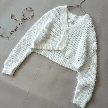 ESTNATION 크롭 니트 가디건 화이트 현행 시스루 편직