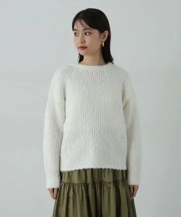 화이트 긴팔 니트 스웨터