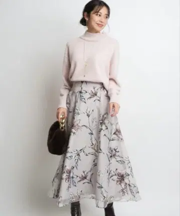 저스길리티 오팔 플라워 프린트 스커트 스모크 핑크