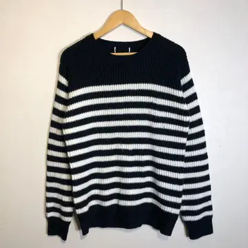 블랙 화이트 스트라이프 니트 스웨터