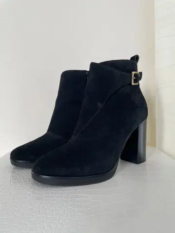 콜한 블랙스웨이드 부츠 23cm