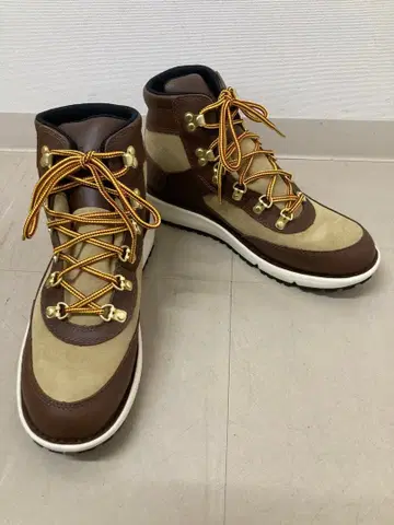 대너 고어텍스 하이컷 스니커즈 FEATHER RIGHT 917