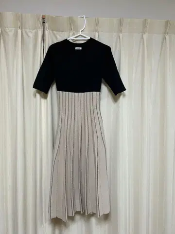 FLY.ID 반팔 롱 니트 원피스 블랙/베이지