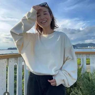 더 뉴하우스 톰보이 스웨트 셔츠 버터밀크