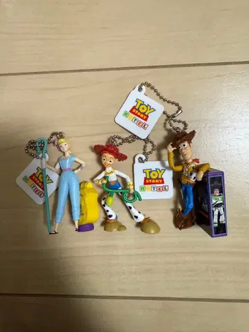 토이스토리 호텔 한정판 캡슐 토이 우디 키링 키체인