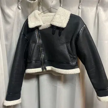 INGNI (잉그) 크롭 기장 플라이트 자켓