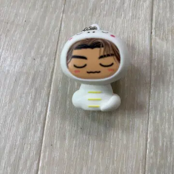 와타나베 렌 2025 NEWYEARGOODS 인형옷 키링 레어