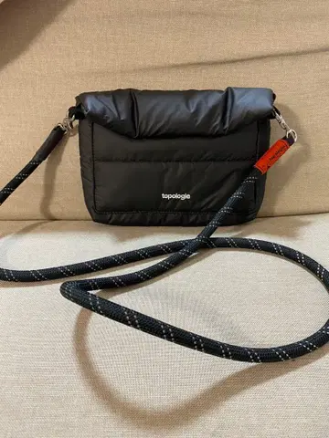 topologie 뮤제트 스몰 사코슈 스트랩 포함