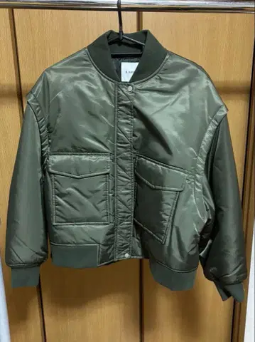 BeAMS DOT / W 포켓 MA-1 OLIVE / 사이즈 FREE