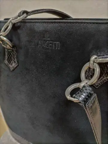 LANCETTI 블랙 스웨이드 숄더백