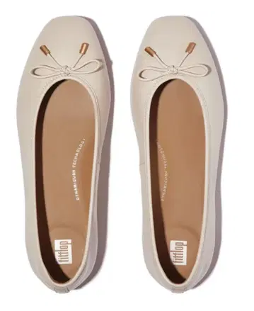 [fitflop] 크림색 리본 포함 발레 슈즈