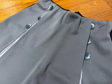 야마다야 라디에이트 그레이 블랙 배색 와이드 팬츠 버튼 포함