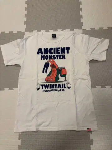 STUDIO D'ARTISAN 스튜디오 다치산 울트라맨 화이트 T셔츠