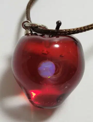 유리제 사과형 펜던트