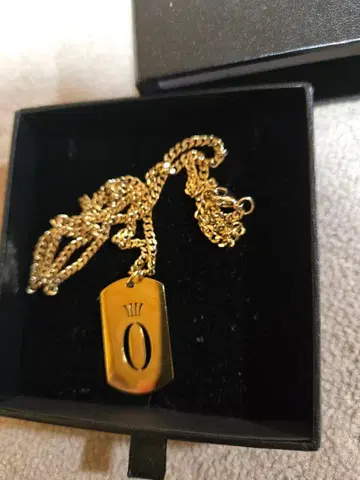 HERA x HERO (헤라히어로) PENDANT 골드 플레이트형 목걸이