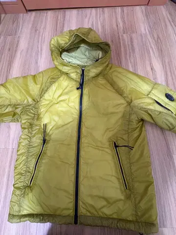 C.P. COMPANY 라임 그린 다운 자켓