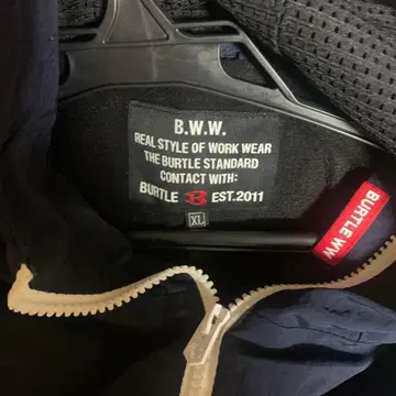 BURTLE 후드 부착 점퍼 XL 네이비/레드