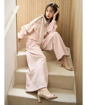 [ 셋업 ] FRAY I.D 빅 리본 원숄더 티셔츠 핑크