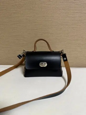 블랙 가죽 핸드백 / 핸더 스킴 hender scheme