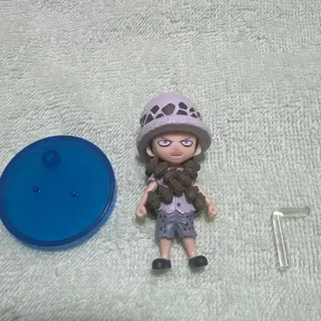 원피스 월드 컬렉션 [ 트라팔가 로 ( 어린이 시절 ) ] 피규어