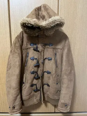 브라운 더플 코트 퍼 포함