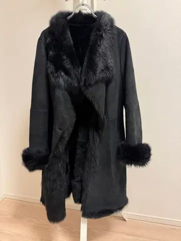 DKNY 블랙 무스탕 코트 사이즈 4