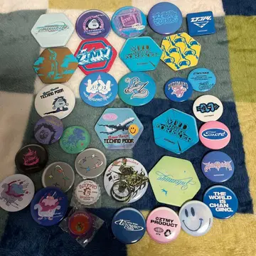 계속 한밤중이면 좋을 텐데 캔 배지 낱개 판매 가능