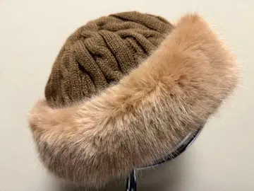 BARTS 바츠 퍼 달린 니트 모자 비니 인조 모피 방한 브라운