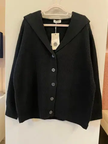 LOWRYS FARM 세일러 카라 가디건