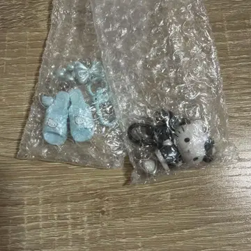 산리오 미니어처 퀼트 시크릿 키링 블랙 키티 스카이블루