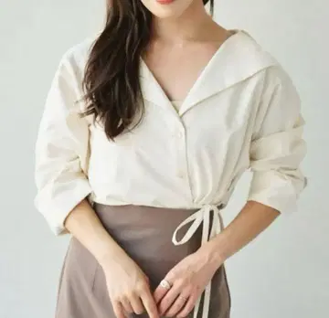 aimeine 사이드 쉐이프 세일러 카라 셔츠 아이보리