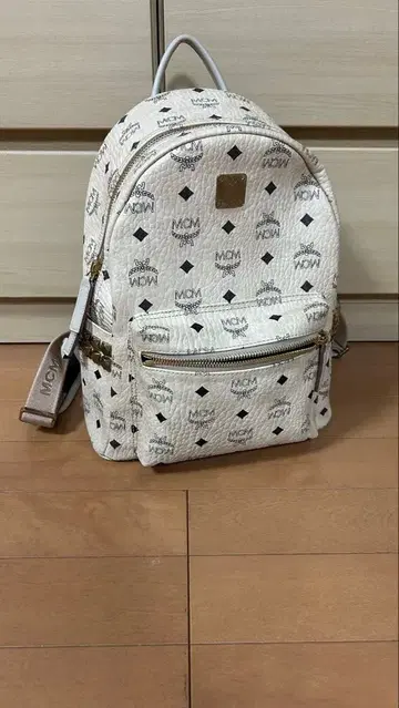 MCM 백팩 베이지