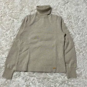 Rene 루네 베이지 터틀넥 니트 34 로고 플레이트 일본제