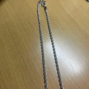 실버 트위스트 체인 목걸이