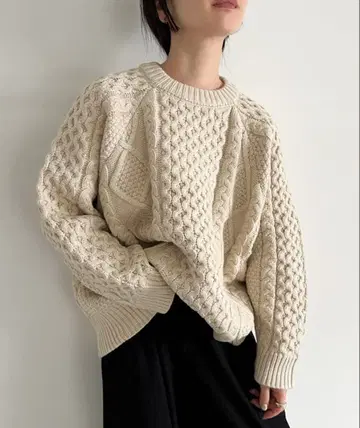 빈티지 스타일 케이블 니트 아이보리