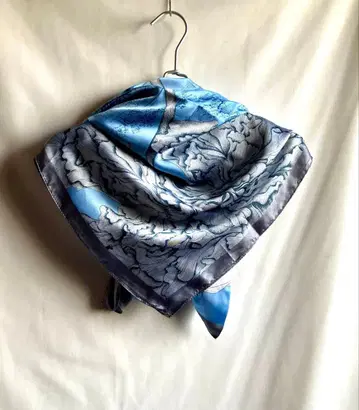 100% 실크/silk 직사각형/대형 스톨/연한 스카이블루에 큰 꽃